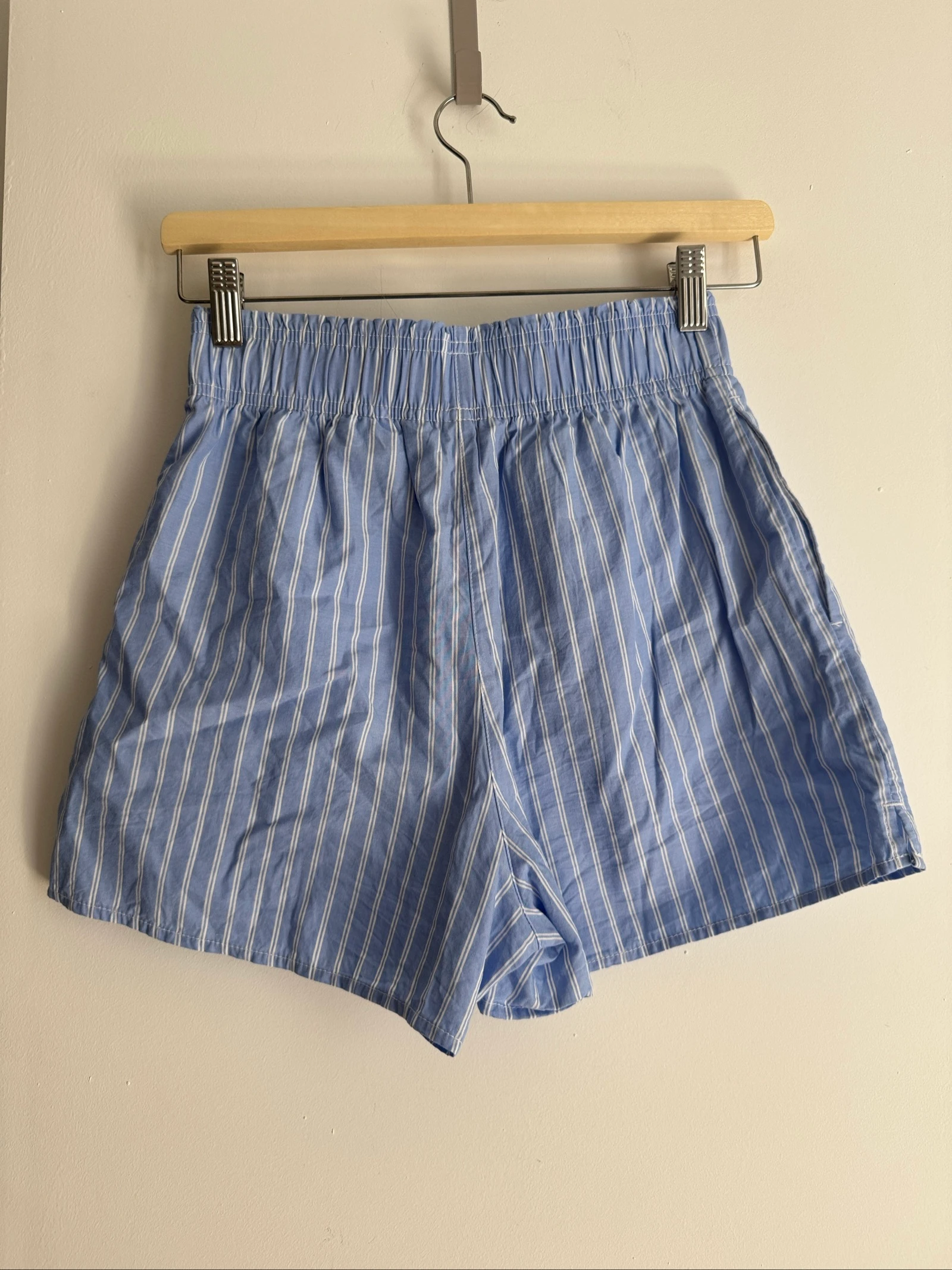 Short amplo H&M azul com listras brancas – Tamanho PP – photo 2